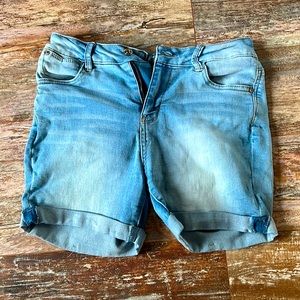 WALLFLOWER Jean shorts for women (juniors) size 9